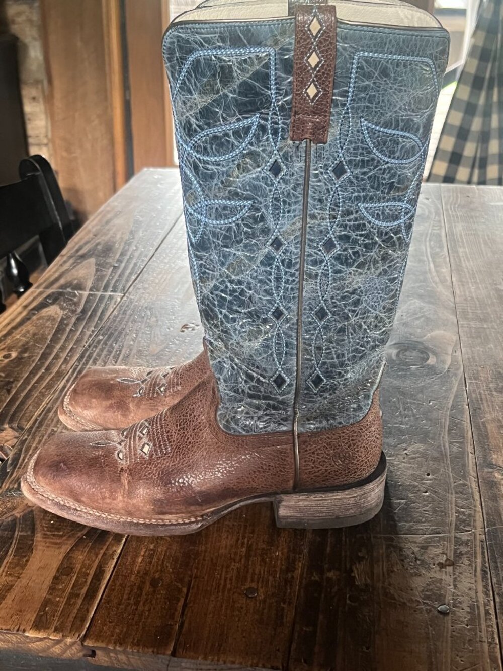 Ariat Women's Broad Square Toe Western Boots with Metallic Blue size 8.5 - Picture 4 of 7